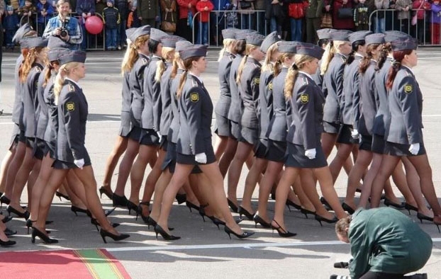 Rus kadın polisler yazı getirdi galerisi resim 1