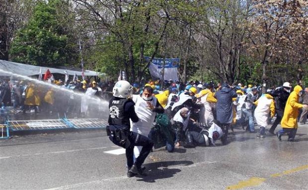 Ankara'da Yatağan işçilerine müdahale galerisi resim 5