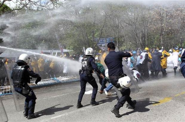 Ankara'da Yatağan işçilerine müdahale galerisi resim 7