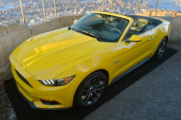 Yeni Mustang Convertible bakın nerede tanıtıldı galerisi resim 3