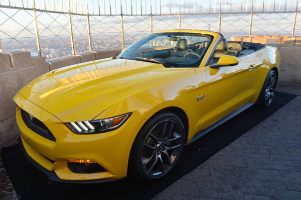Yeni Mustang Convertible bakın nerede tanıtıldı galerisi resim 5