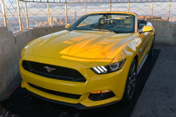 Yeni Mustang Convertible bakın nerede tanıtıldı galerisi resim 6