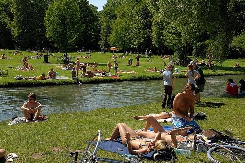 Bu şehirde çıplaklık serbest galerisi resim 3