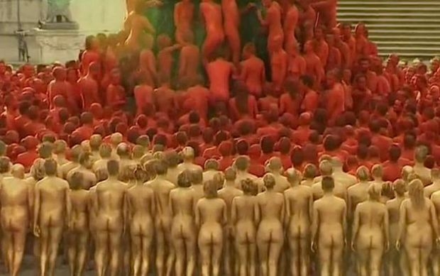 Bu şehirde çıplaklık serbest galerisi resim 7