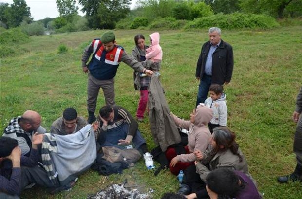 Meriç Nehri'nde kaçakları taşıyan tekne battı galerisi resim 6