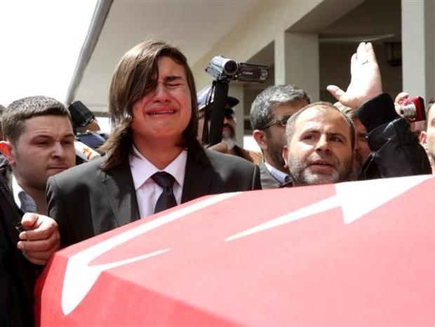 Albay Özenalp'in cenazesinde gözyaşı sel oldu galerisi resim 16