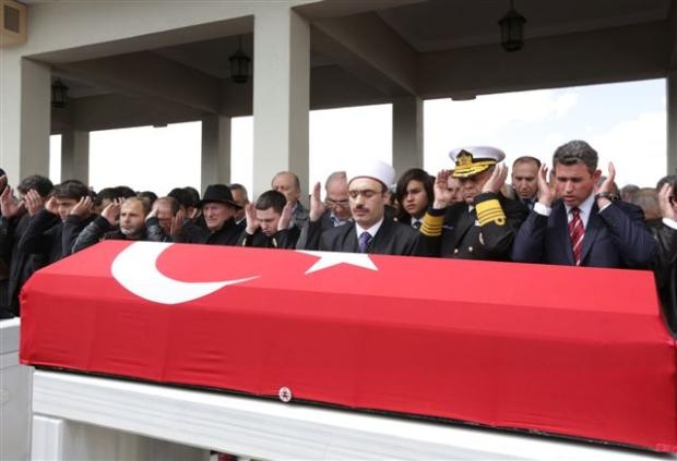 Albay Özenalp'in cenazesinde gözyaşı sel oldu galerisi resim 19