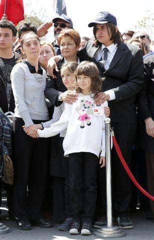 Albay Özenalp'in cenazesinde gözyaşı sel oldu galerisi resim 3