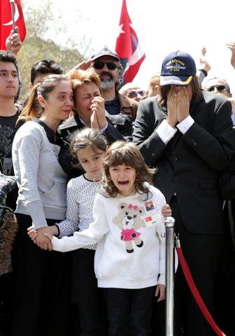 Albay Özenalp'in cenazesinde gözyaşı sel oldu galerisi resim 7
