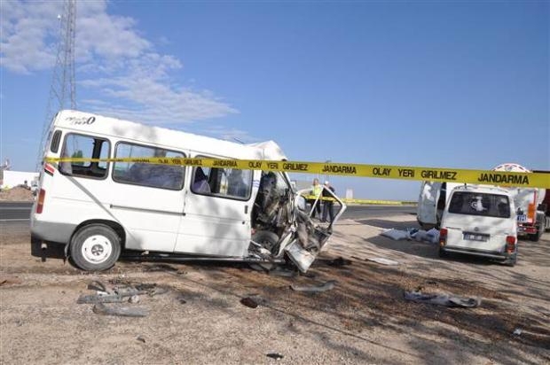 Kocasının cesedinin başından ayrılmadı galerisi resim 5
