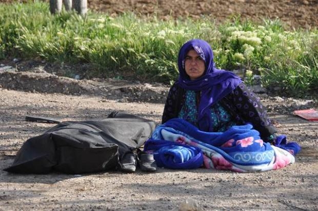 Kocasının cesedinin başından ayrılmadı galerisi resim 6