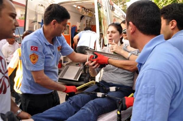 Dut toplarken koluna demir saplandı galerisi resim 1