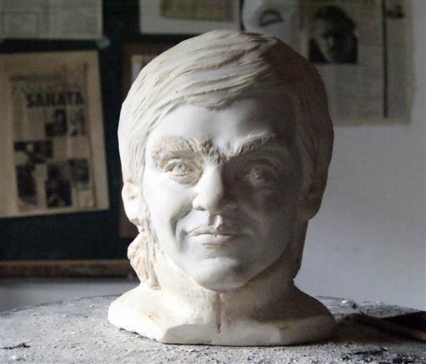 Ali İsmail ve Berkin'in annesi için hediye büst galerisi resim 3