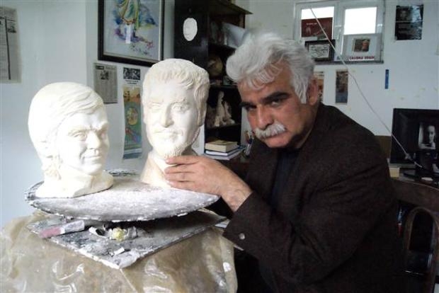 Ali İsmail ve Berkin'in annesi için hediye büst galerisi resim 9