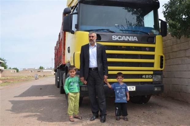 TIR'ına yuva yapan kuşun yuvasını bozmadı galerisi resim 2