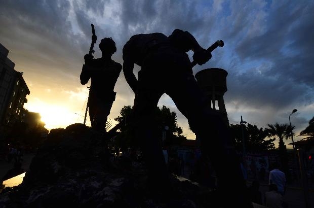 Soma'da dükkanlar yas nedeniyle kapalı galerisi resim 10