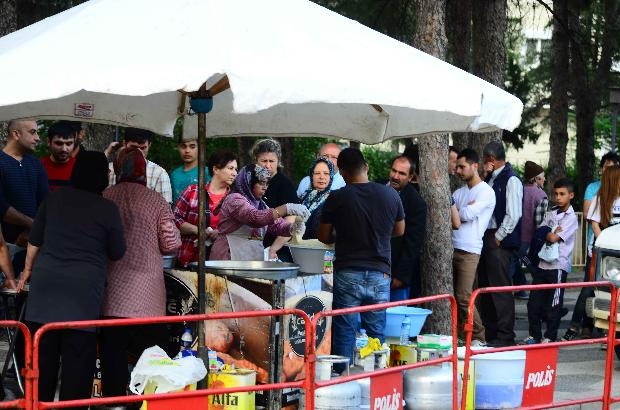 Soma'da dükkanlar yas nedeniyle kapalı galerisi resim 7