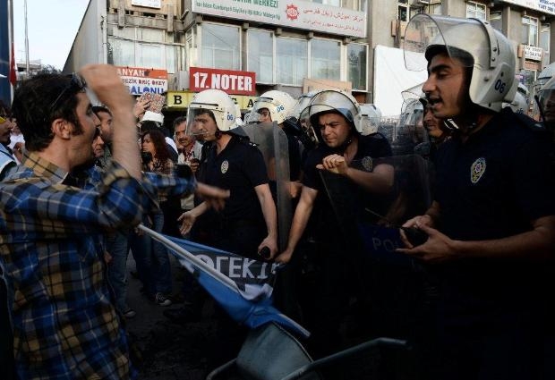 Kızılay'da 'Soma' eylemine polis müdahale etti galerisi resim 18