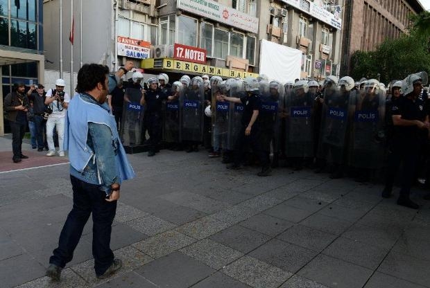 Kızılay'da 'Soma' eylemine polis müdahale etti galerisi resim 19