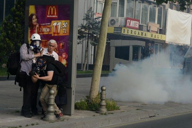 Kızılay'da 'Soma' eylemine polis müdahale etti galerisi resim 21