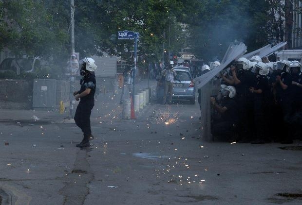 Kızılay'da 'Soma' eylemine polis müdahale etti galerisi resim 37