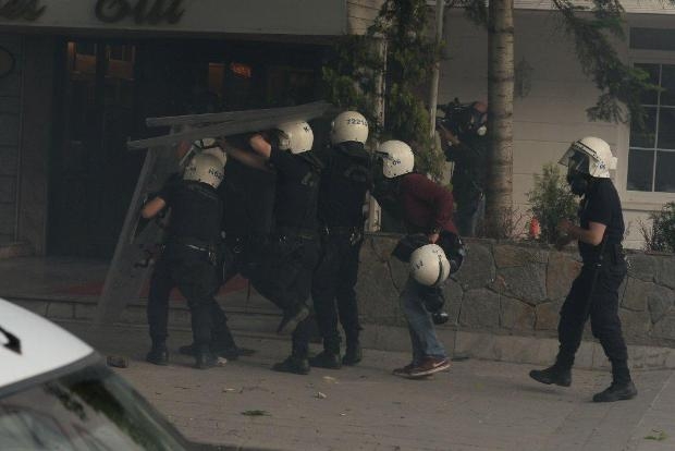 Kızılay'da 'Soma' eylemine polis müdahale etti galerisi resim 39