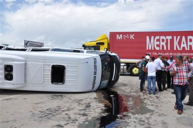 Kırıkkale'de trafik kazası - 14 yaralı galerisi resim 4