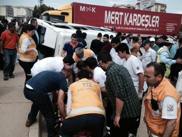 Kırıkkale'de trafik kazası - 14 yaralı galerisi resim 5