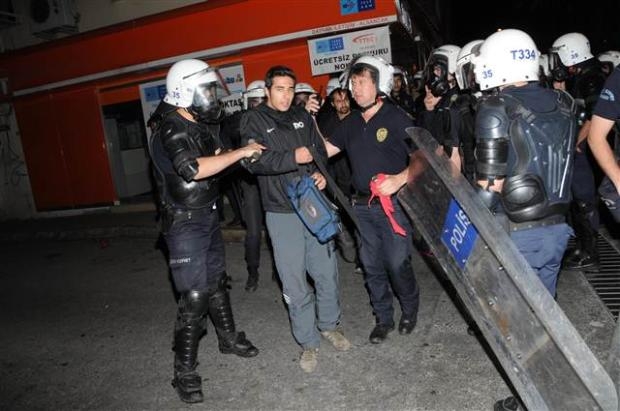 İzmir'de 10 yaşındaki çocuk gözaltına alınmak istedi galerisi resim 10