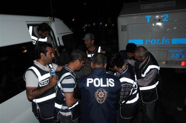 İzmir'de 10 yaşındaki çocuk gözaltına alınmak istedi galerisi resim 11