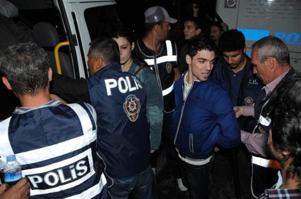 İzmir'de 10 yaşındaki çocuk gözaltına alınmak istedi galerisi resim 3