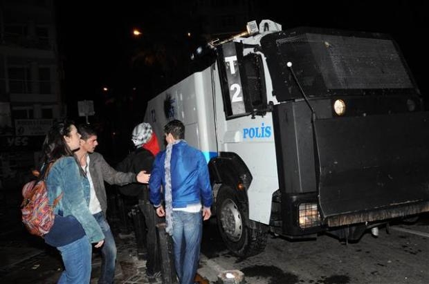 İzmir'de 10 yaşındaki çocuk gözaltına alınmak istedi galerisi resim 5