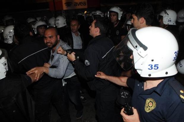 İzmir'de 10 yaşındaki çocuk gözaltına alınmak istedi galerisi resim 7