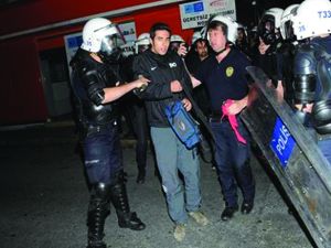 İzmir'de 10 yaşındaki çocuk gözaltına alınmak istedi