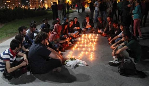 Mumlu ve baretli anma galerisi resim 1