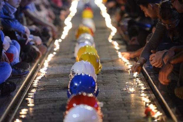 Mumlu ve baretli anma galerisi resim 16