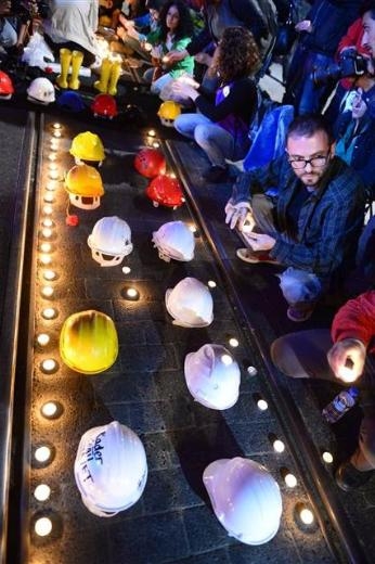 Mumlu ve baretli anma galerisi resim 4