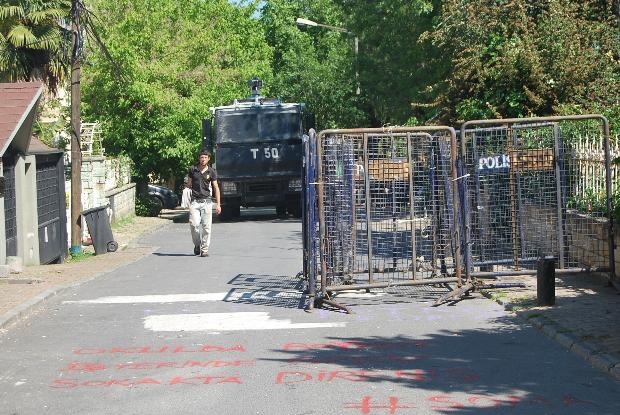 Soma Holding binası 5 gündür korunuyor galerisi resim 2