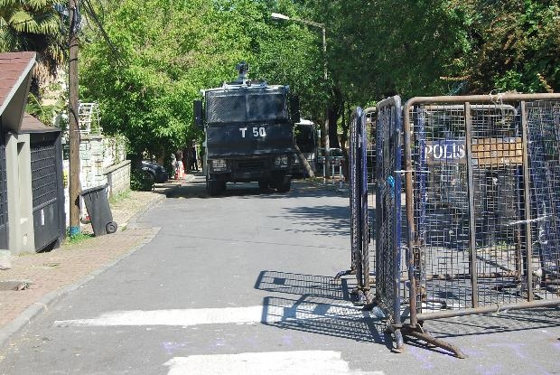 Soma Holding binası 5 gündür korunuyor galerisi resim 4