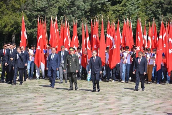 19 Mayıs'ta Anıtkabir ziyaret edildi galerisi resim 3