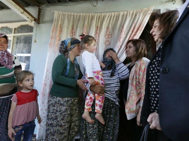 Selvi Kılıçdaroğlu'ndan acılı madenci ailesine ziyaret galerisi resim 4