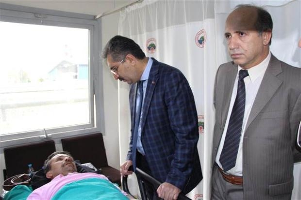 Bolu'da madencilerin minibüsü TIR'la çarpıştı galerisi resim 8