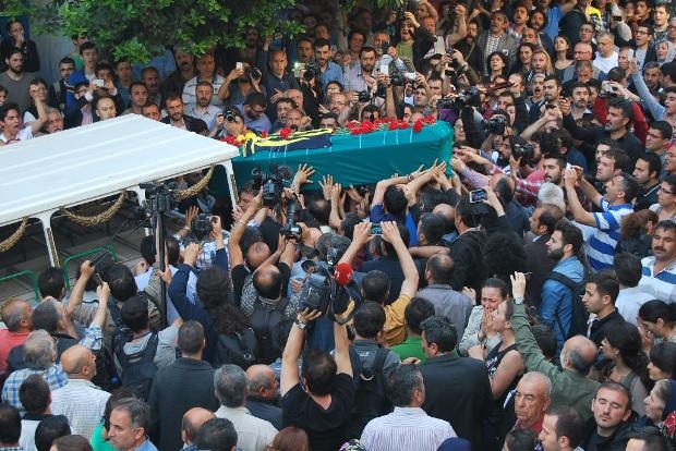 Uğur Kurt'un cenaze töreni galerisi resim 4
