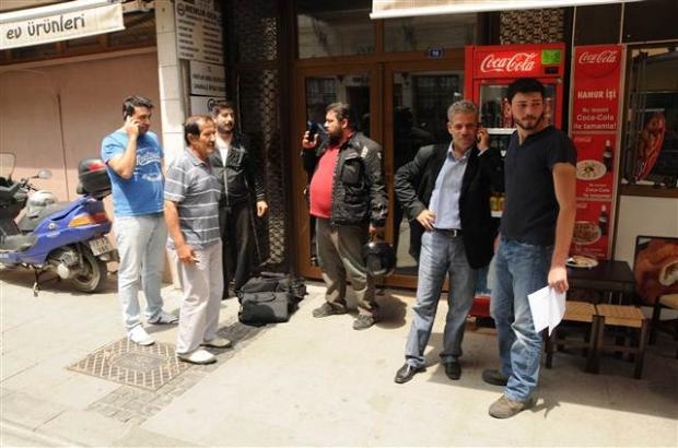 Deprem sonrası halk sokağa döküldü galerisi resim 10