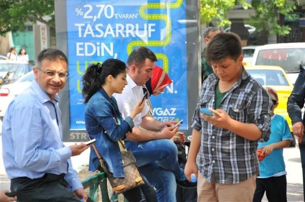 Deprem sonrası halk sokağa döküldü galerisi resim 11