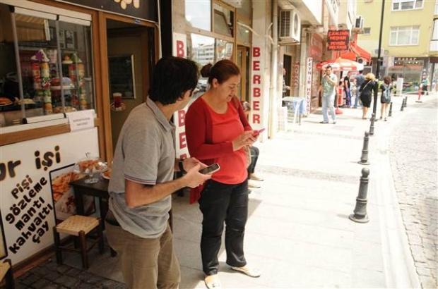 Deprem sonrası halk sokağa döküldü galerisi resim 6