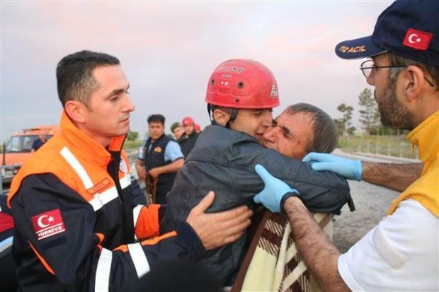 Su kanalında ölümle pençeleştiler galerisi resim 1