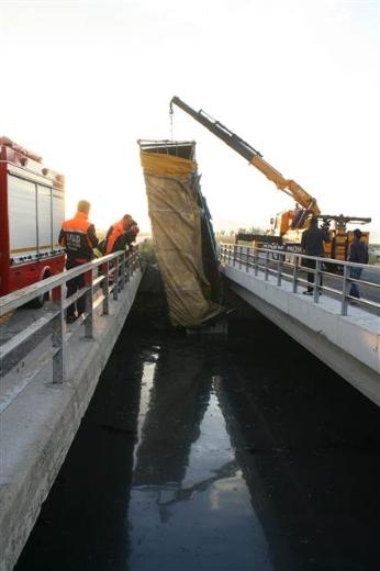Su kanalında ölümle pençeleştiler galerisi resim 3