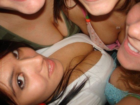 Dekolteyi Abarttılar! galerisi resim 12