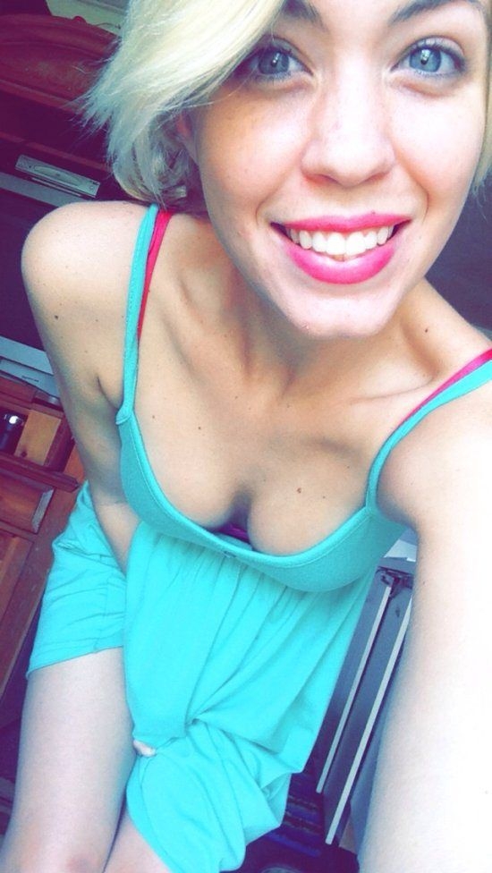 Dekolteyi Abarttılar! galerisi resim 20